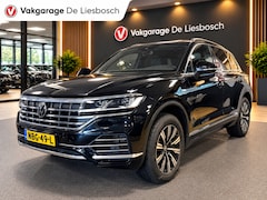 Volkswagen Touareg - 3.0 TSi eHybrid 4MOTION / pano / leer / camera / stoel en stuurverwaming