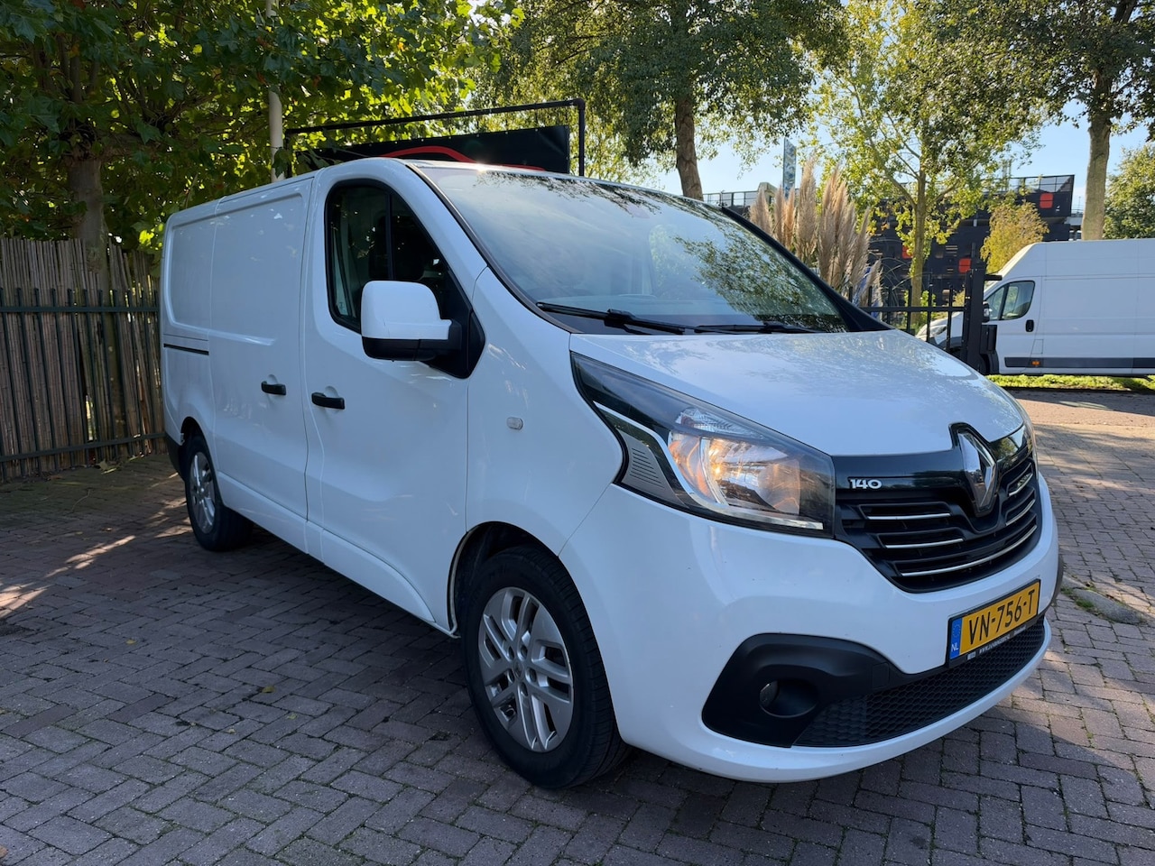 Renault Trafic - 1.6 dCi T29 L1H1 Turbo2 3Pers Airco Trekh - AutoWereld.nl