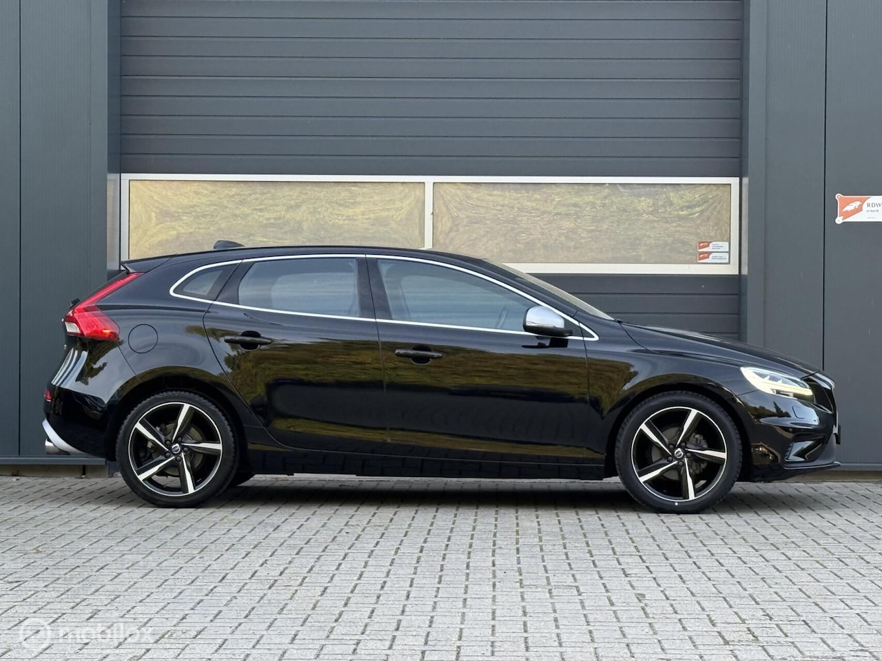 Volvo V40 - 2.0 D2 R-Design /Thor Hammer LED/ 1op20/ Super KMs - AutoWereld.nl