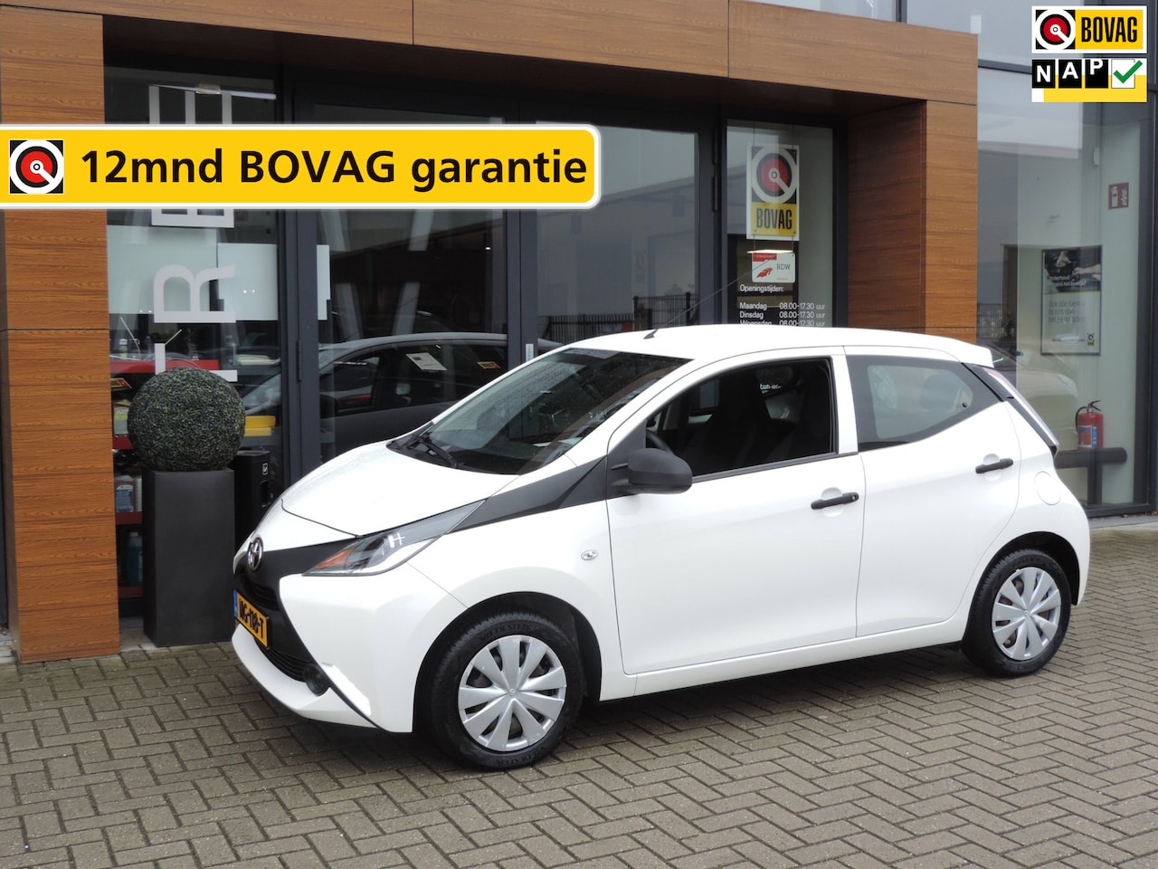 Toyota Aygo - 1.0 VVT-i 5D x-now 74.000km | Afneembare trekhaak | Airco | LED dagrijverl | CV op afstand - AutoWereld.nl