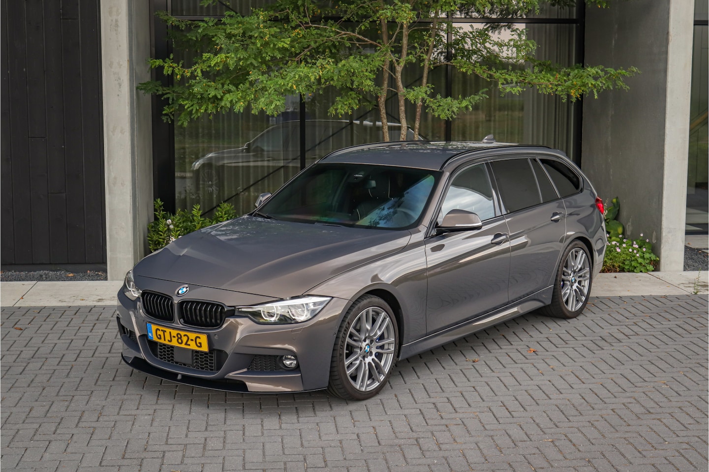 BMW 3-serie Touring - 340i xDrive M Sport High Ex. Individual Champagne Quartz Zeer luxe uitgerust - AutoWereld.nl