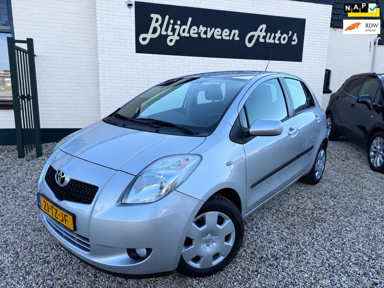 Toyota Yaris - 1.3 VVTi Luna MMT Automaat | 2e Eigenaar | 5Drs | Airco | Clima | Cruise | A.S. Banden - AutoWereld.nl
