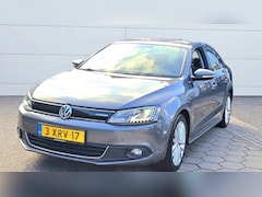 Volkswagen Jetta - 1.4 TSI Hybrid Highline*automaat*apk*nap*nieuwe banden *airco * zeer nette auto *inruil mo