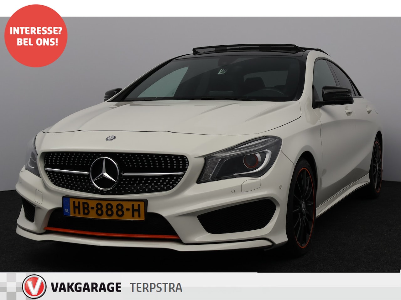 Mercedes-Benz CLA-Klasse - 180 AMG OrangeArt Edition/ 18'' LMV/ Open-Pano-Dak!/ Keyless-GO/ Half-Leder - Alcantara/ B - AutoWereld.nl