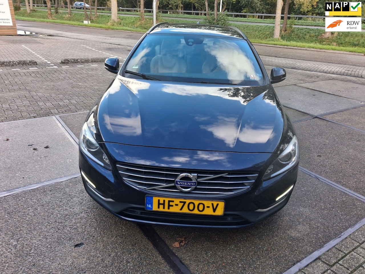 Volvo V60 - 2.4 D6 Twin Engine Summum 2.4 D6 Twin Engine Summum (( automaat ))) - AutoWereld.nl