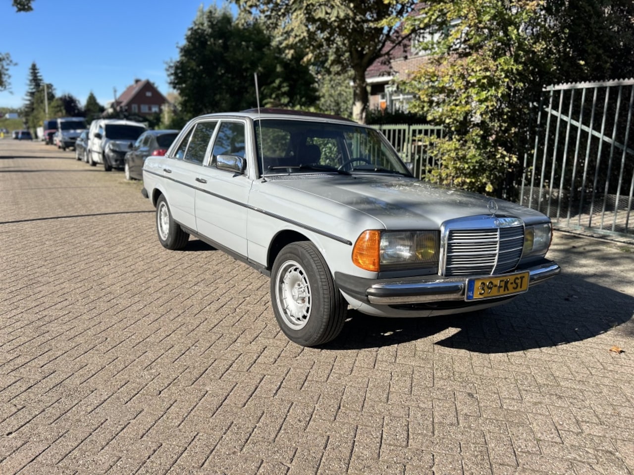 Mercedes-Benz 200-280 (W123) - 240 D 240 D - AutoWereld.nl