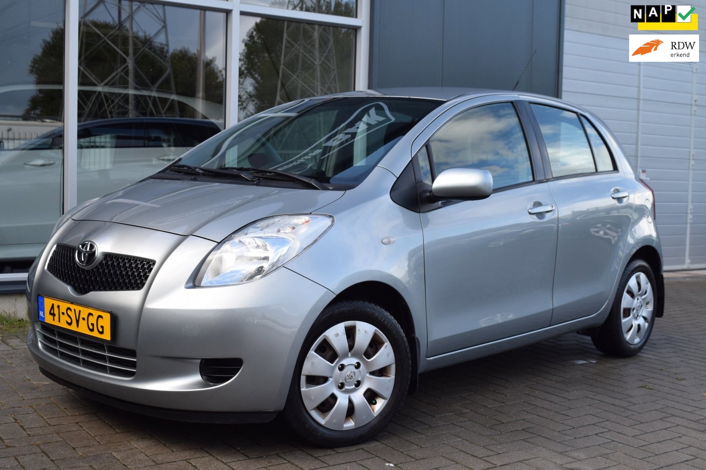 Toyota Yaris - 1.3 VVTi Sol MMT | Automaat | Airco | NAP + APK 10-2027 - AutoWereld.nl