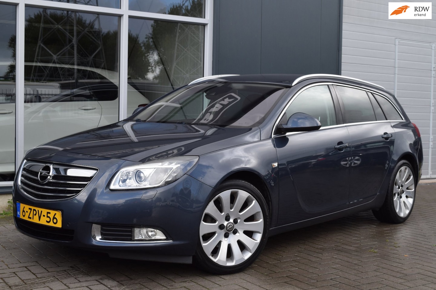 Opel Insignia Sports Tourer - 1.6 T Executive | Xenon | Leder | APK 10-2027 - AutoWereld.nl