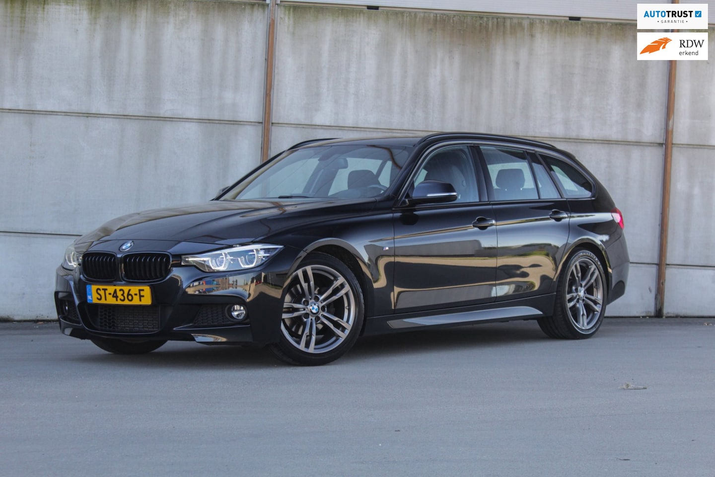 BMW 3-serie Touring - 318i Edition M Sport Shadow Executive - Leder - Trekhaak - Stoelverwarming - AutoWereld.nl