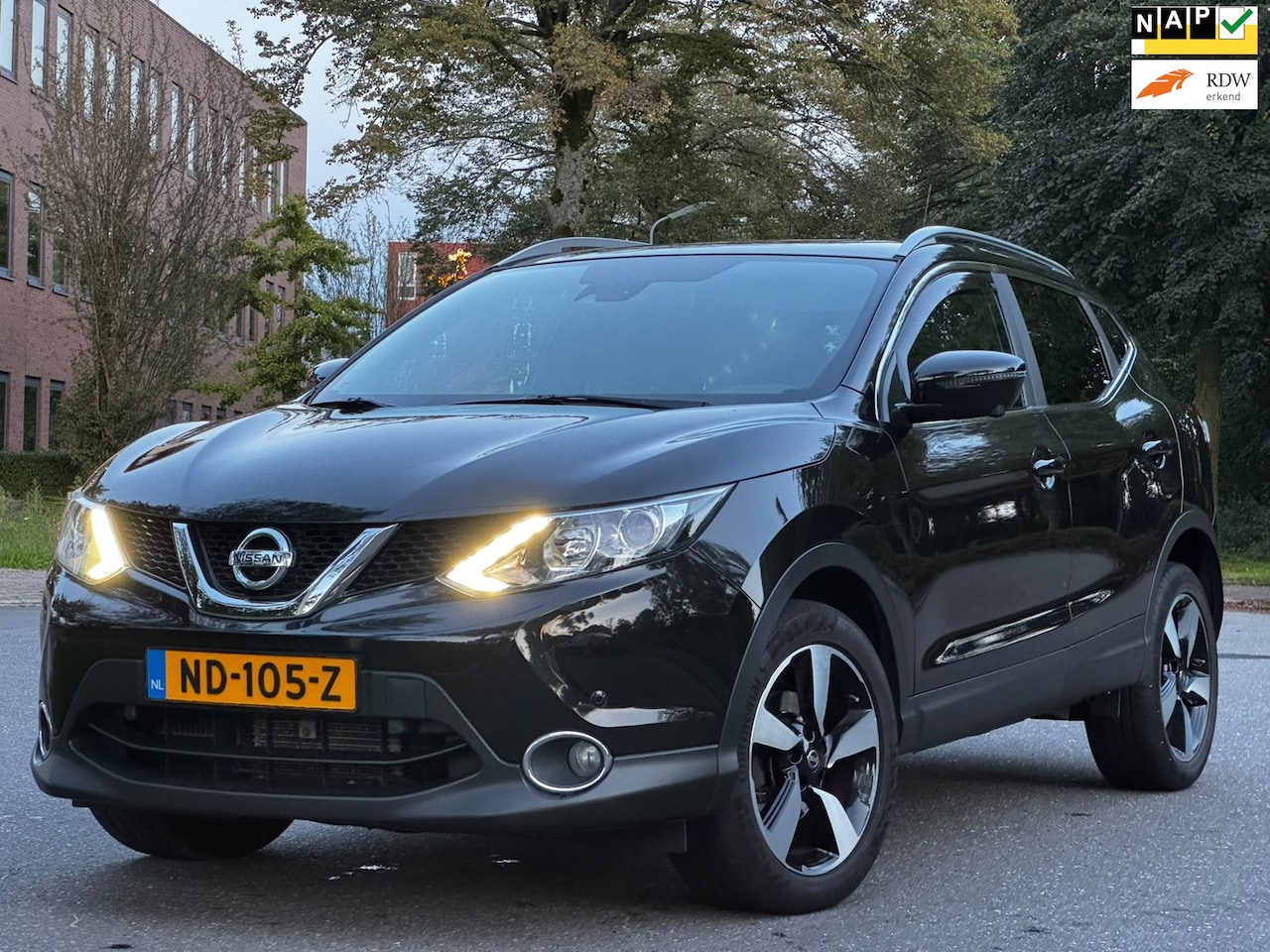 Nissan Qashqai - 1.2 N-Vision|AUT|360•|PANO|HALFLEDER|STOELVERW|NAVI|ELEKSTOELEN| - AutoWereld.nl