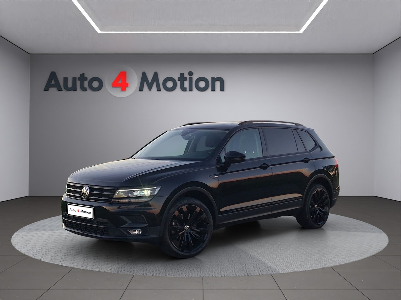 Volkswagen Tiguan Allspace - 2.0 TSI 4Motion Highline 7p. Full LED I NAVIG I PANO I TREKHAAK - AutoWereld.nl