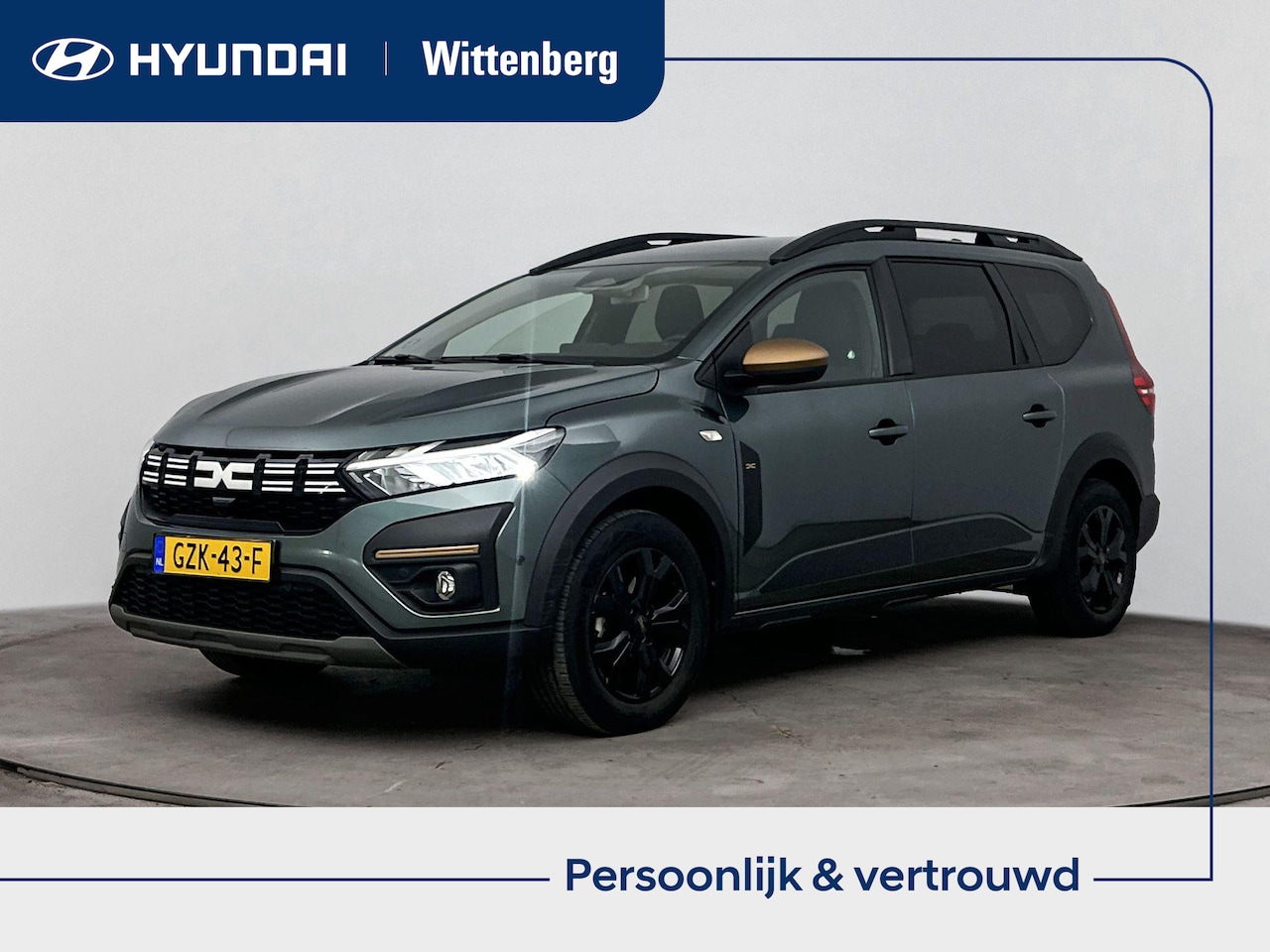 Dacia Jogger - 1.6 Hybrid 140 EXTREME 5 PERSOONS | CLIMA | CRUISE | NAVI | 16'' ZWART GELAKTE LM VELGEN | - AutoWereld.nl
