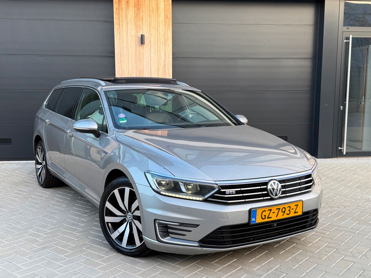 Volkswagen Passat Variant - 1.4 TSI GTE Highline (bj 2015) PANO|360CAM|LED|NAV| - AutoWereld.nl
