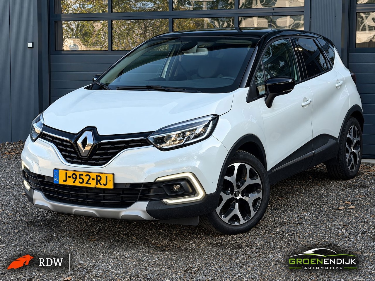 Renault Captur - 1.3 TCe Intens PANO APK AIRCO ELECT RAMEN CRUISE LED/XENON PDC PARELMOER - AutoWereld.nl