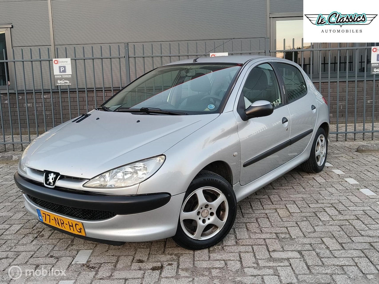 Peugeot 206 - 1.4 Pop' Art 5drs / nw APK / trekhaak - AutoWereld.nl