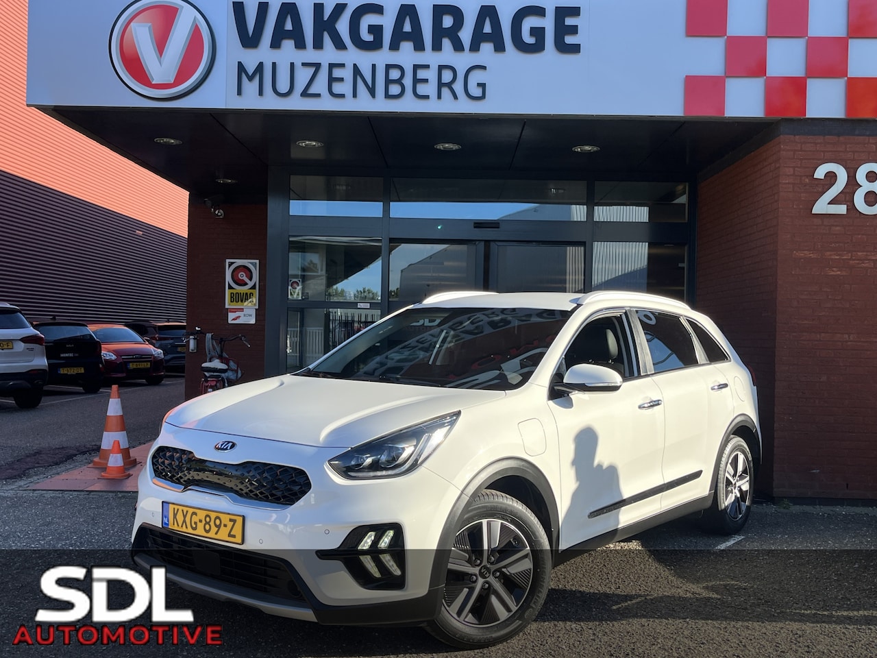 Kia Niro - 1.6 GDi PHEV ExecutiveLine // JBL AUDIO // MEMORY SEATS // LEDEREN BEKLEDING // ADAPTIVE C - AutoWereld.nl