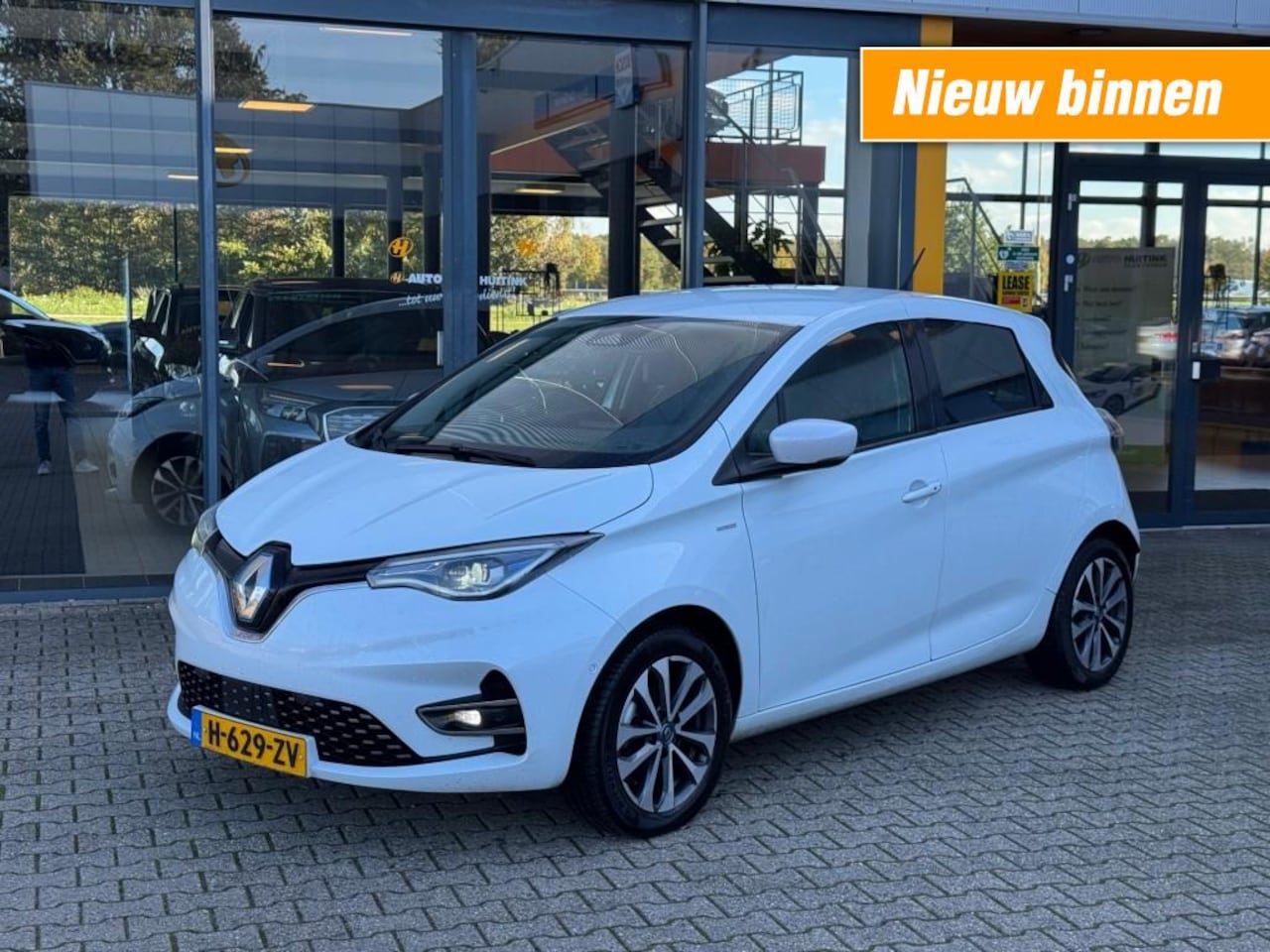 Renault Zoe - R135 Edition One 52 kWh - Koop accu - stoelverwarming - leer - AutoWereld.nl