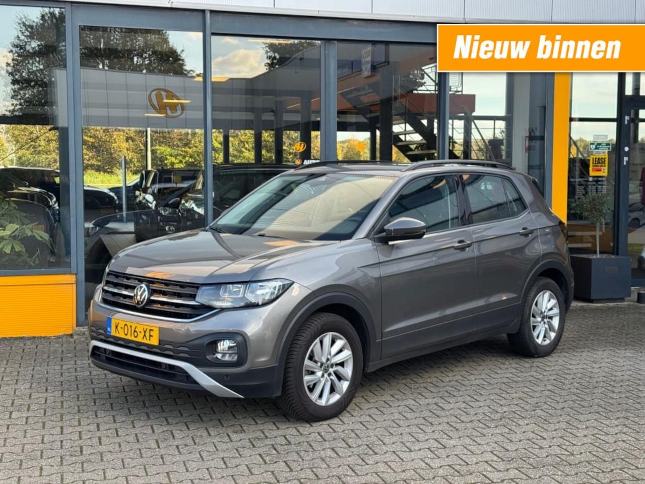 Volkswagen T-Cross - 1.0 TSI Life - adaptive cruise - navi - all season - AutoWereld.nl