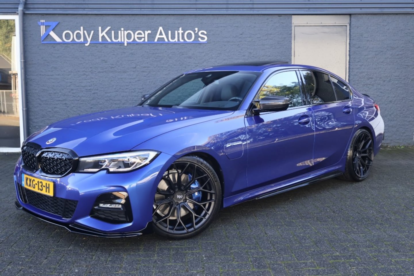 BMW 3-serie - 330e (292pk) M340I Look Wheelforce/Laser/HUD/HenK/Pano/Carbon - AutoWereld.nl