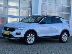 Volkswagen T-Roc - 1.5 TSI 150PK Sport Navi Virtueel Acc Trekhaak Keurige auto