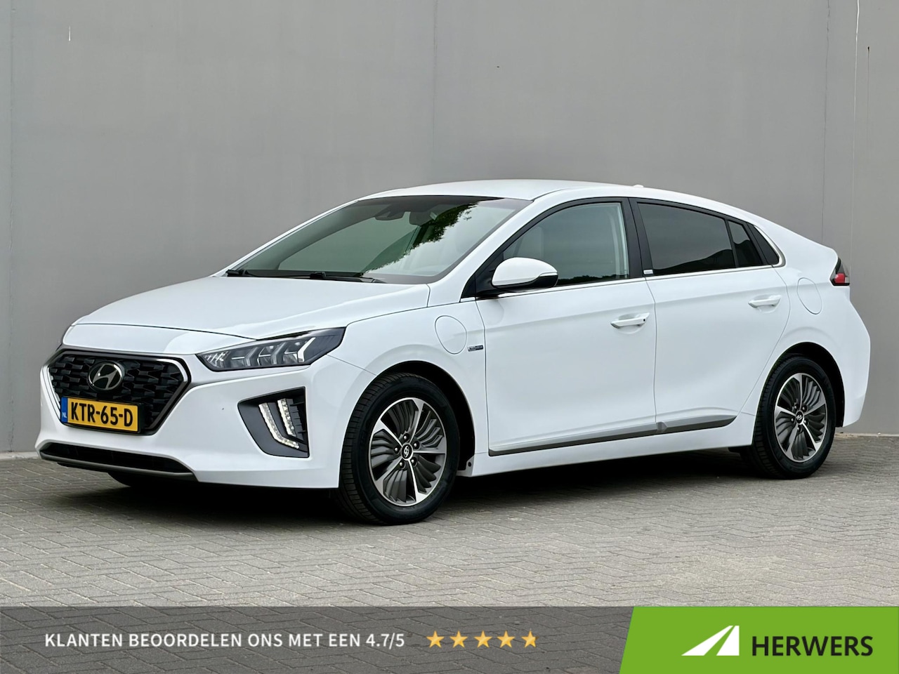 Hyundai IONIQ - 1.6 GDi Comfort - Plus / PHEV / Plug-in / Navigatie / Camera / Android Auto/Apple Carplay - AutoWereld.nl