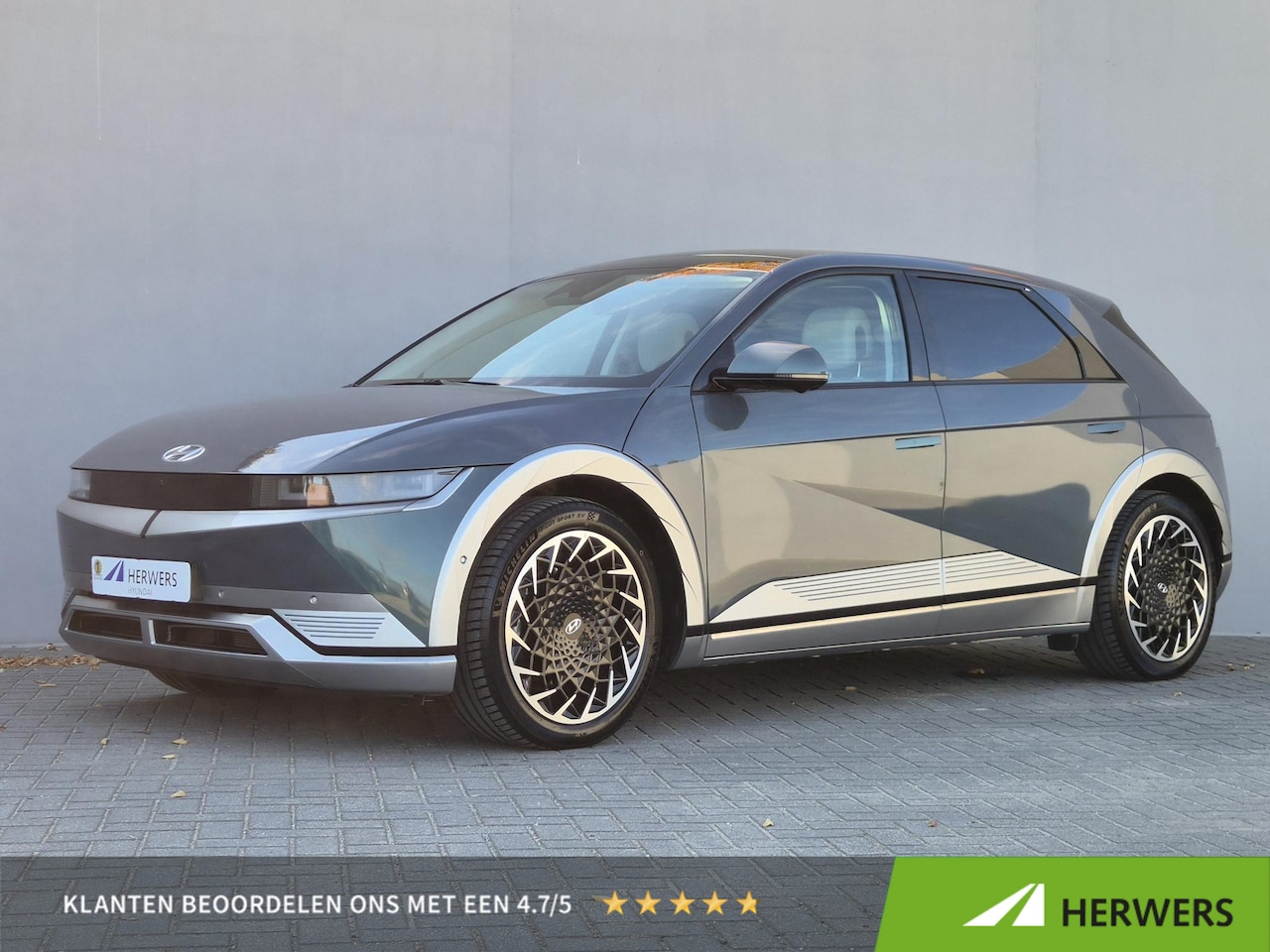 Hyundai IONIQ 5 - Lounge 77.4 kWh / SOH 98% / CCS snelladen / Trekgewicht 1600 kg / Panoramadak / Stuur- Sto - AutoWereld.nl