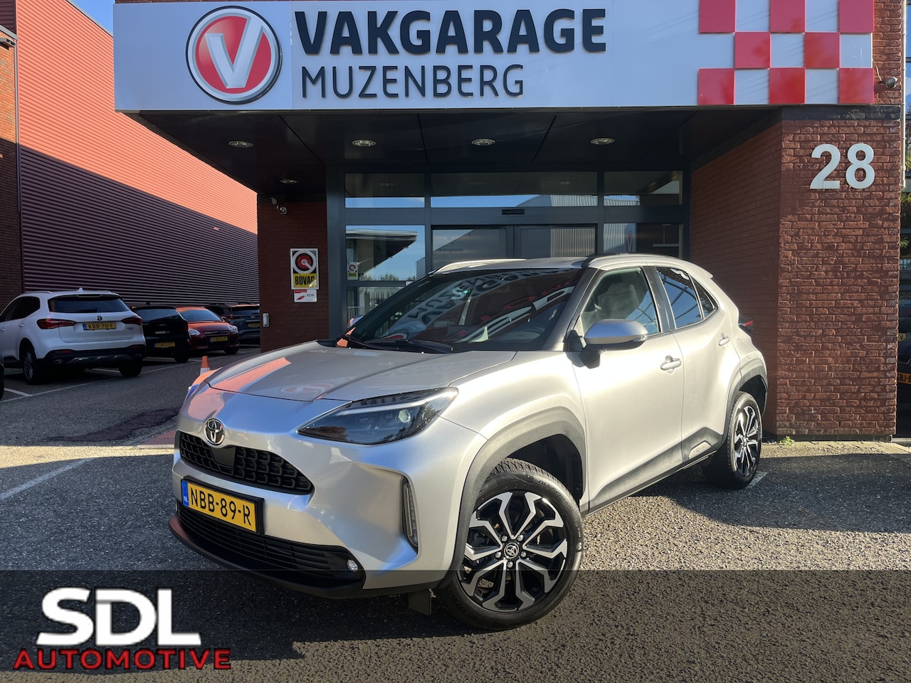 Toyota Yaris Cross - 1.5 Hybrid 115 First Edition // ADAPT. CRUISE // KEYLESS // APPLE-ANDROID AUTO // CAMERA / - AutoWereld.nl