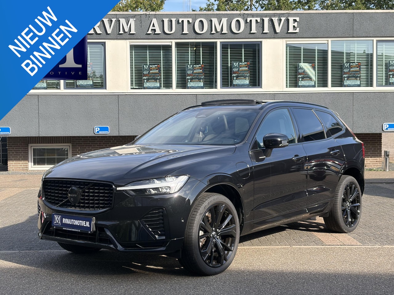 Volvo XC60 - 2.0 T8 Plug-in hybrid AWD Plus Black Edition FULL OPTIONS| ELEK. TREKHAAK| LUCHTVERING!| P - AutoWereld.nl