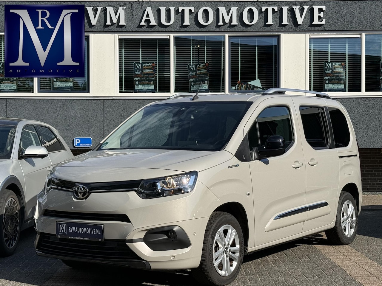 Toyota PROACE CITY Verso Electric - Toyota Proace City L1 Team D SOH: 100% | RIJKLAARPRIJS incl. TOYOTA GARANTIE - AutoWereld.nl