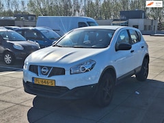 Nissan Qashqai - € 3250, - 2.0 Acenta 4WD Navi Trekhaak Airco Apk 2027
