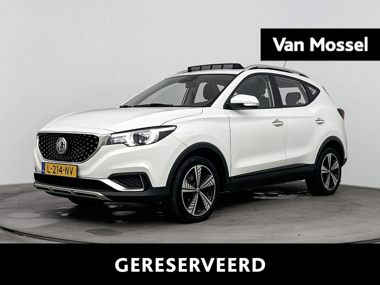 MG MG ZS EV - Luxury 45 kWh 143PK | Schuif-/Kanteldak | Stoelverwarming | Lederen Bekleding | Apple CarP - AutoWereld.nl