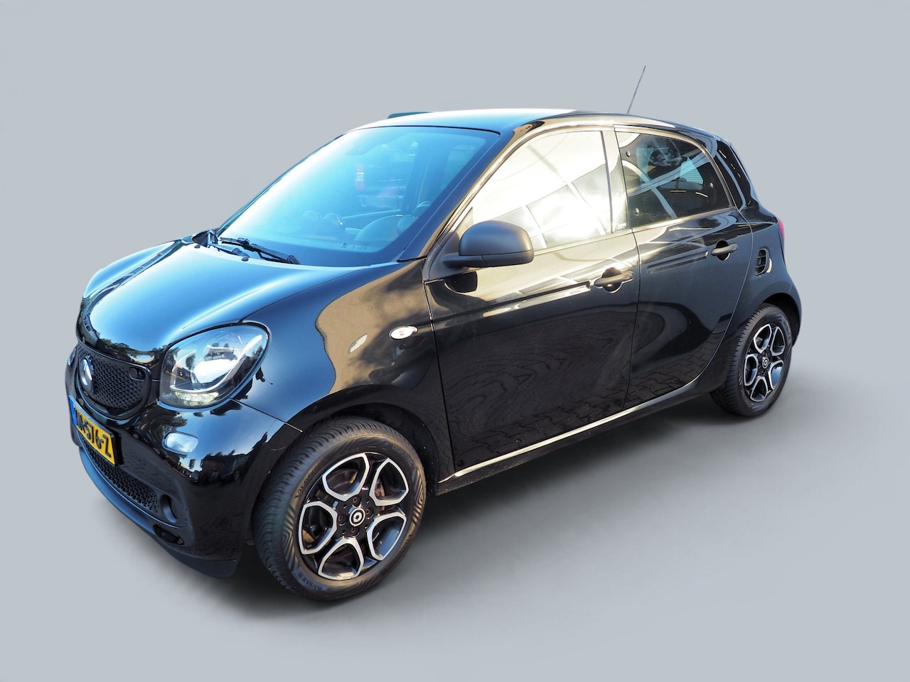 Smart Forfour - 1.0 Passion AUTOM. CLIMA CRUISE NAVI PARKEER S. LM VELG