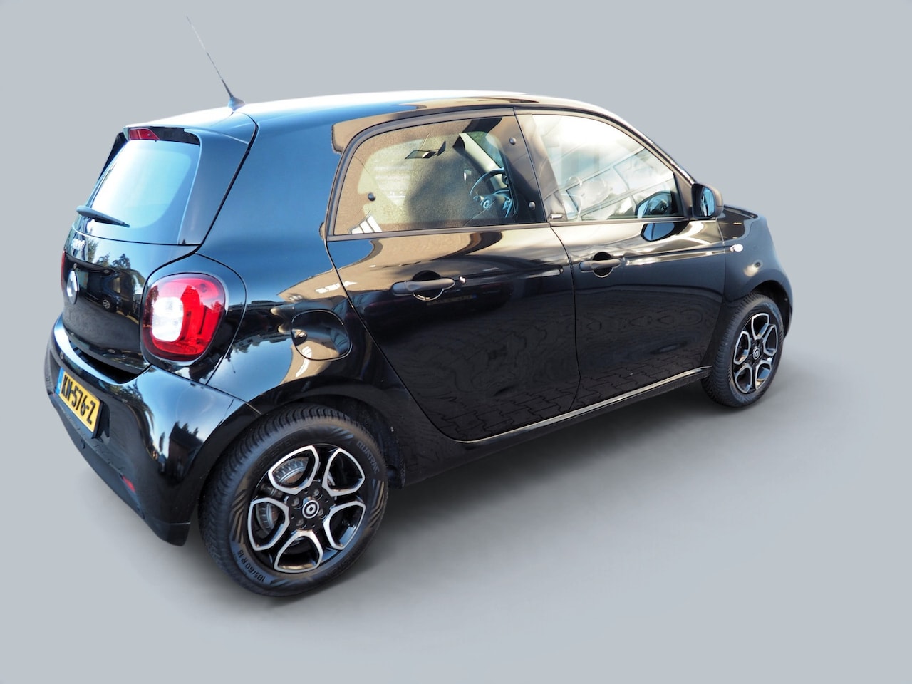 Smart Forfour - 1.0 Passion AUTOM. CLIMA CRUISE NAVI PARKEER S. LM VELG