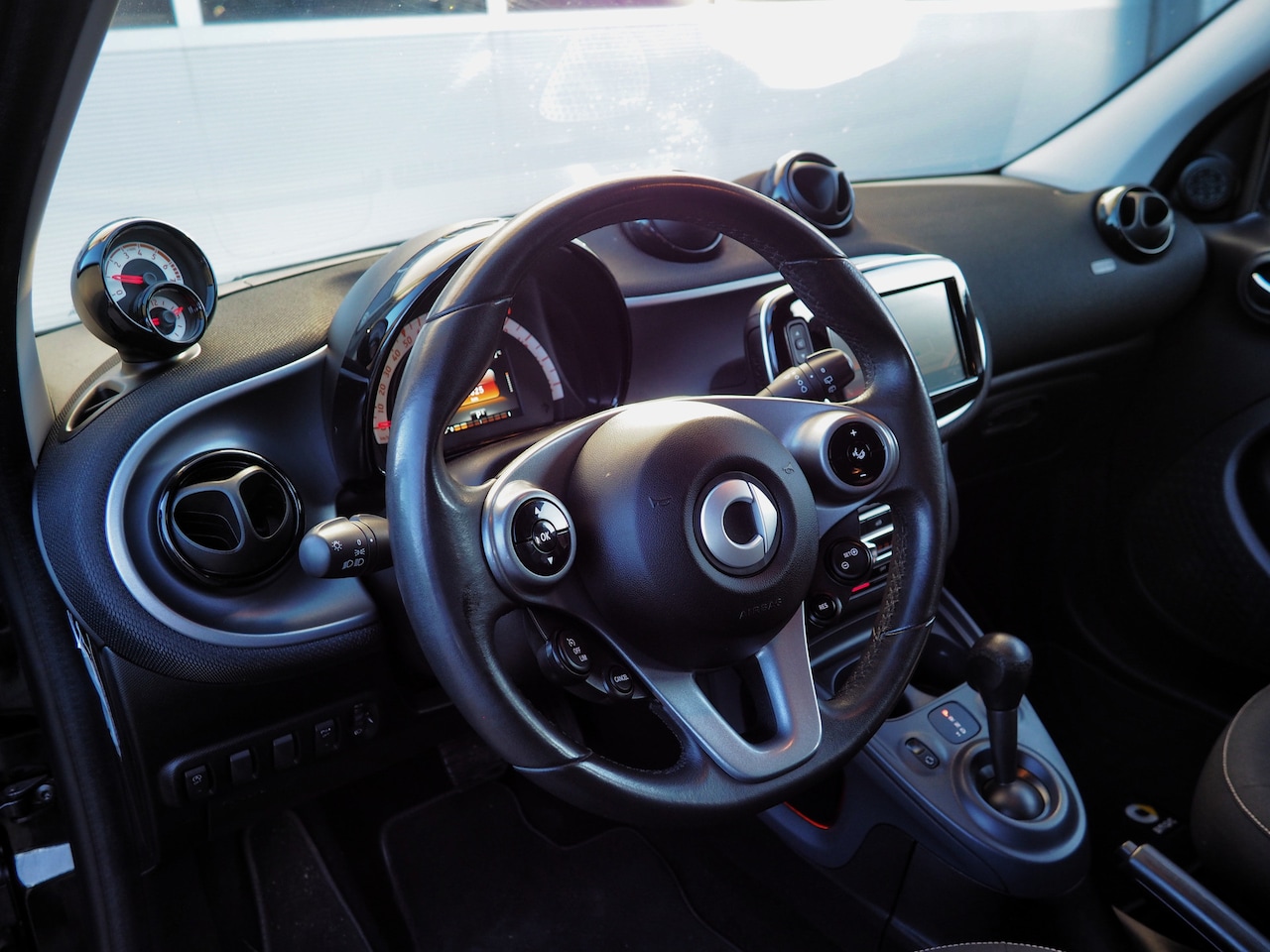 Smart Forfour - 1.0 Passion AUTOM. CLIMA CRUISE NAVI PARKEER S. LM VELG