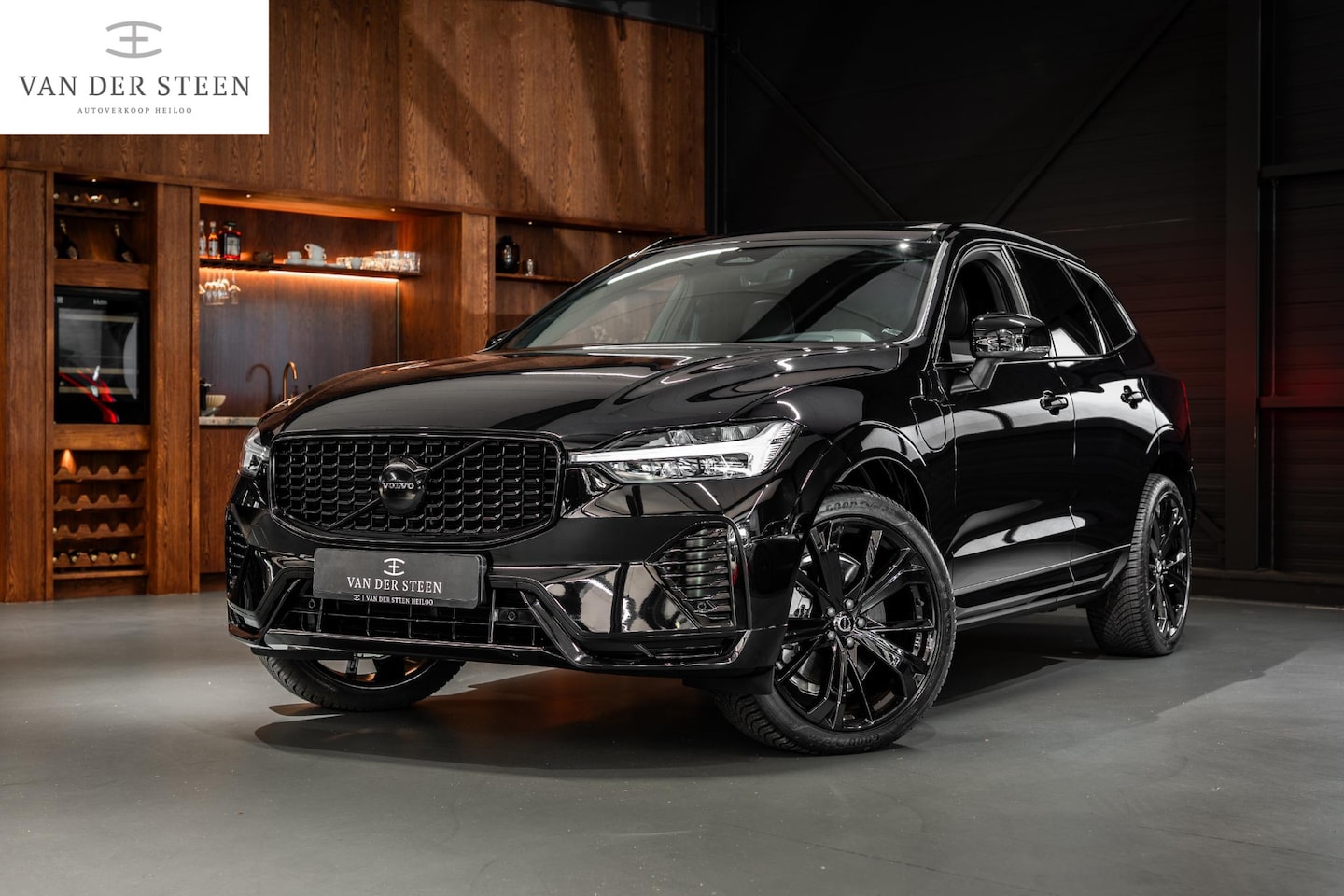 Volvo XC60 - 2.0 T6 Plug-in hybrid AWD Ultimate Black Edition Nieuw | R Design - AutoWereld.nl