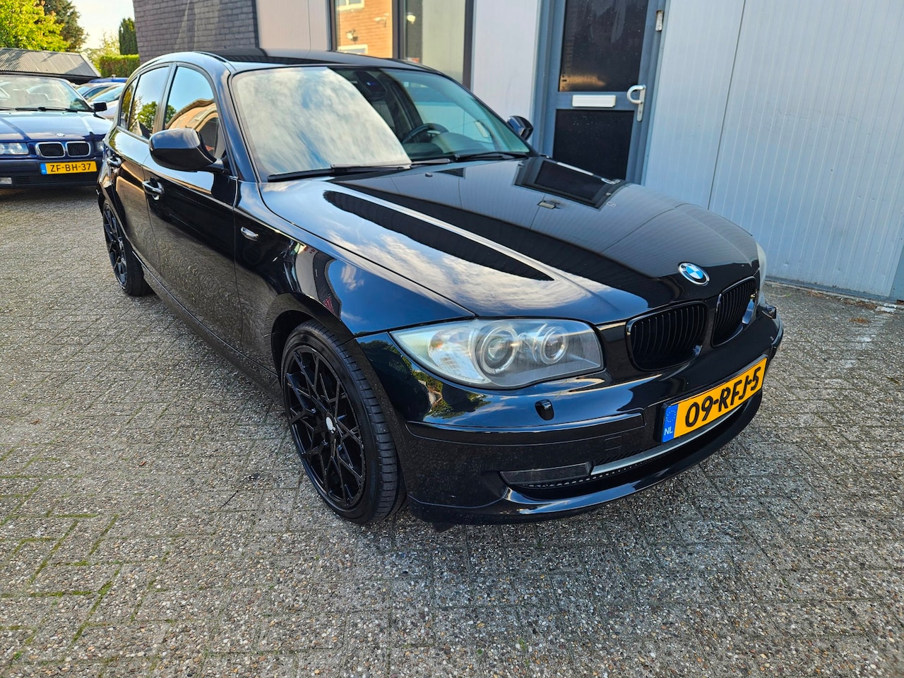 BMW 1-serie - 116i EffDyn. Ed. Business Line Ultimate Edition 116i EffDyn. Ed. Business Line Ultimate Edition - AutoWereld.nl