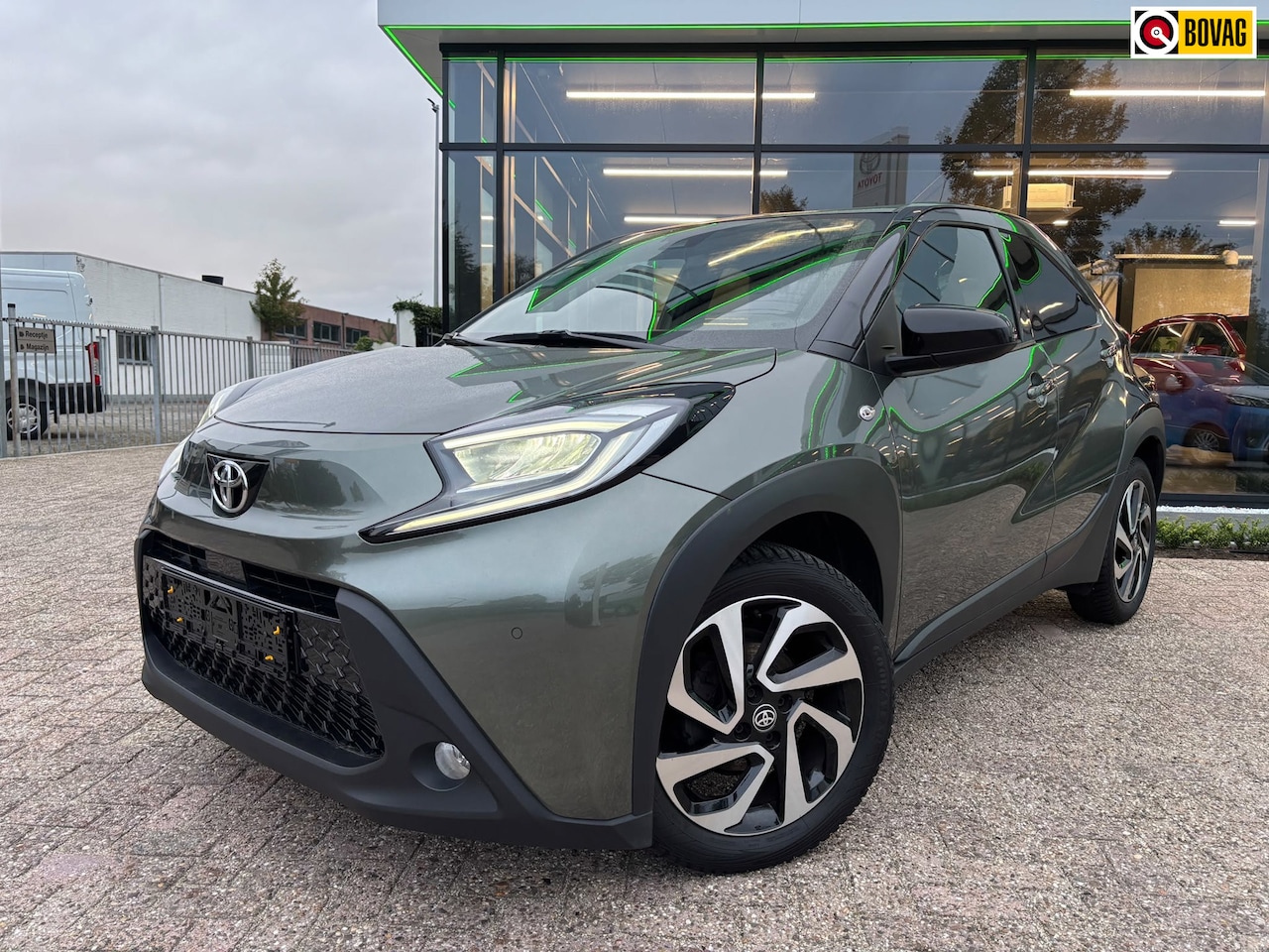 Toyota Aygo X - 1.0 VVT-i S-CVT Pulse|PDC|Stoelverwarming - AutoWereld.nl