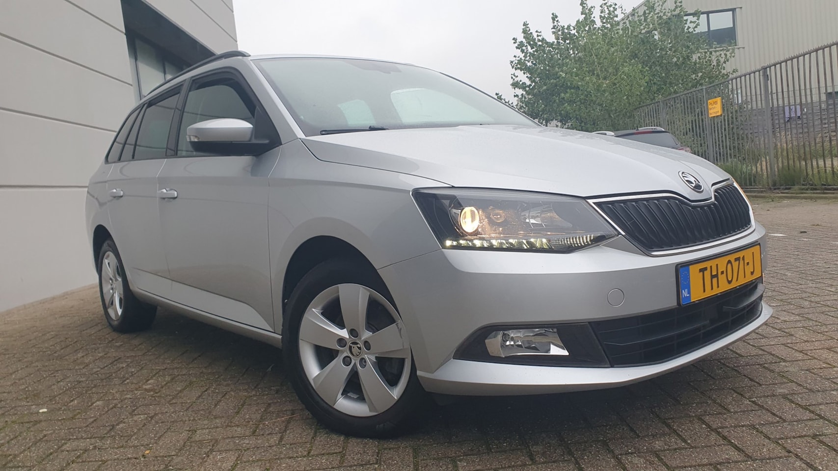 Skoda Fabia Combi - 1.0 TSI Style Navi LMV DGL PDC - AutoWereld.nl