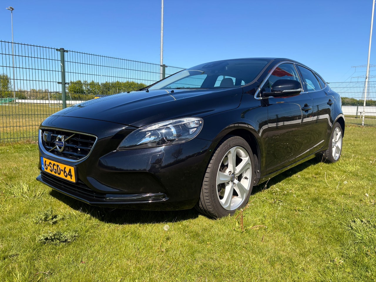 Volvo V40 - 1.6 T3 Summum - AutoWereld.nl