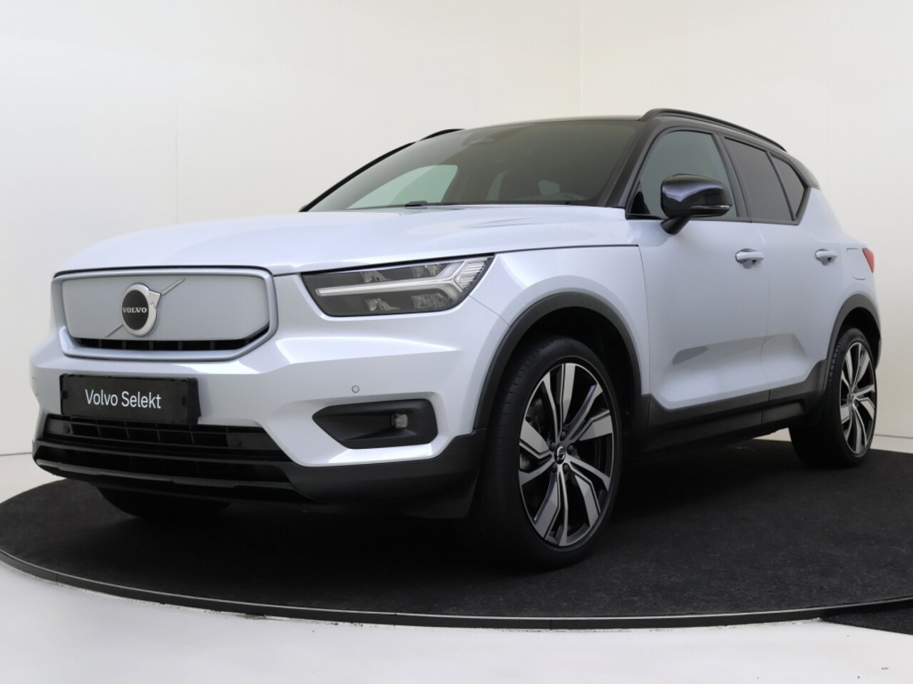 Volvo XC40 - Recharge P8 AWD RDes - AutoWereld.nl