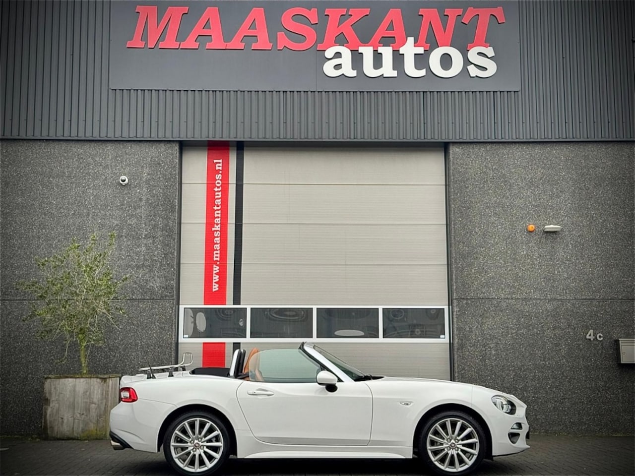 Fiat 124 Spider - 1.4 MultiAir Turbo 16v 140pk 124 Spider - AutoWereld.nl