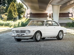Alfa Romeo Giulia - GTA 1300 Junior By Bertone