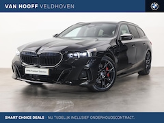 BMW 5-serie Touring - 550e xDrive M Sport Automaat / Panoramadak / Bowers & Wilkins / M Multifunctionele Stoelen