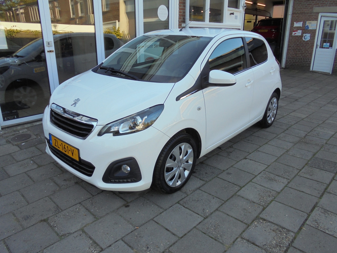 Peugeot 108 - 1.0 e-VTi Active Aircoditioning, Boardcomputer, Audio Installatie - AutoWereld.nl