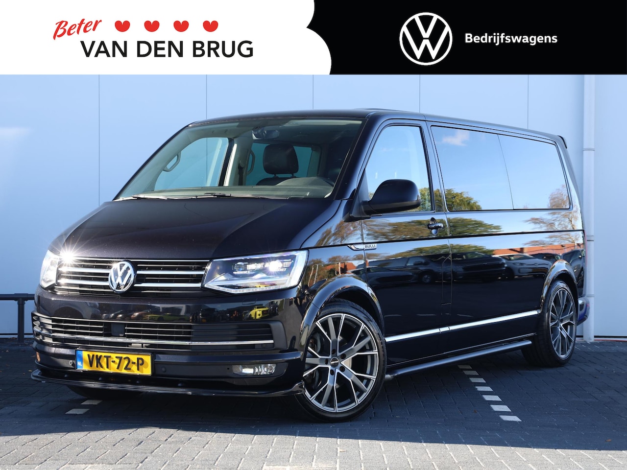 Volkswagen Transporter Multivan - 2.0 TDI 199PK L2 Dubbele cabine | Climatronic | ACC | Navigatie | Leer - Alcantara | Elekt - AutoWereld.nl
