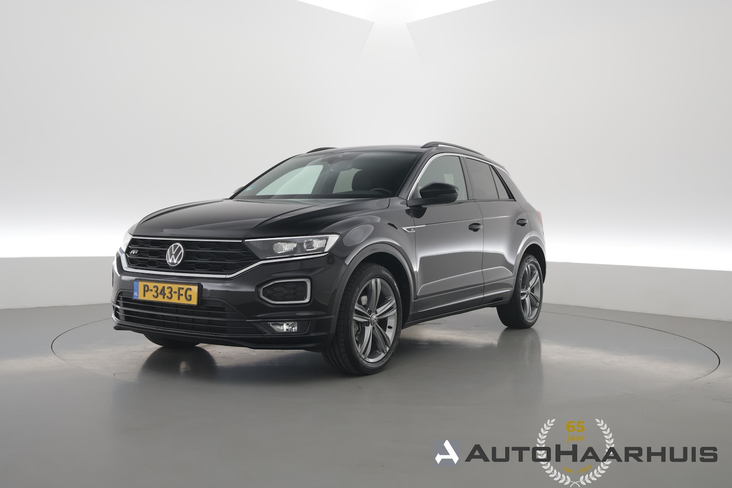 Volkswagen T-Roc - 1.5 TSI R-Line | Rijklaar! | Navi | CarPlay | Stoelverw. | Dodehoek. | Camera | PDC V+A | - AutoWereld.nl
