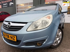 Opel Corsa - 1.4-16V Cosmo in 5drs met ingebouwde fietsendrager en airco