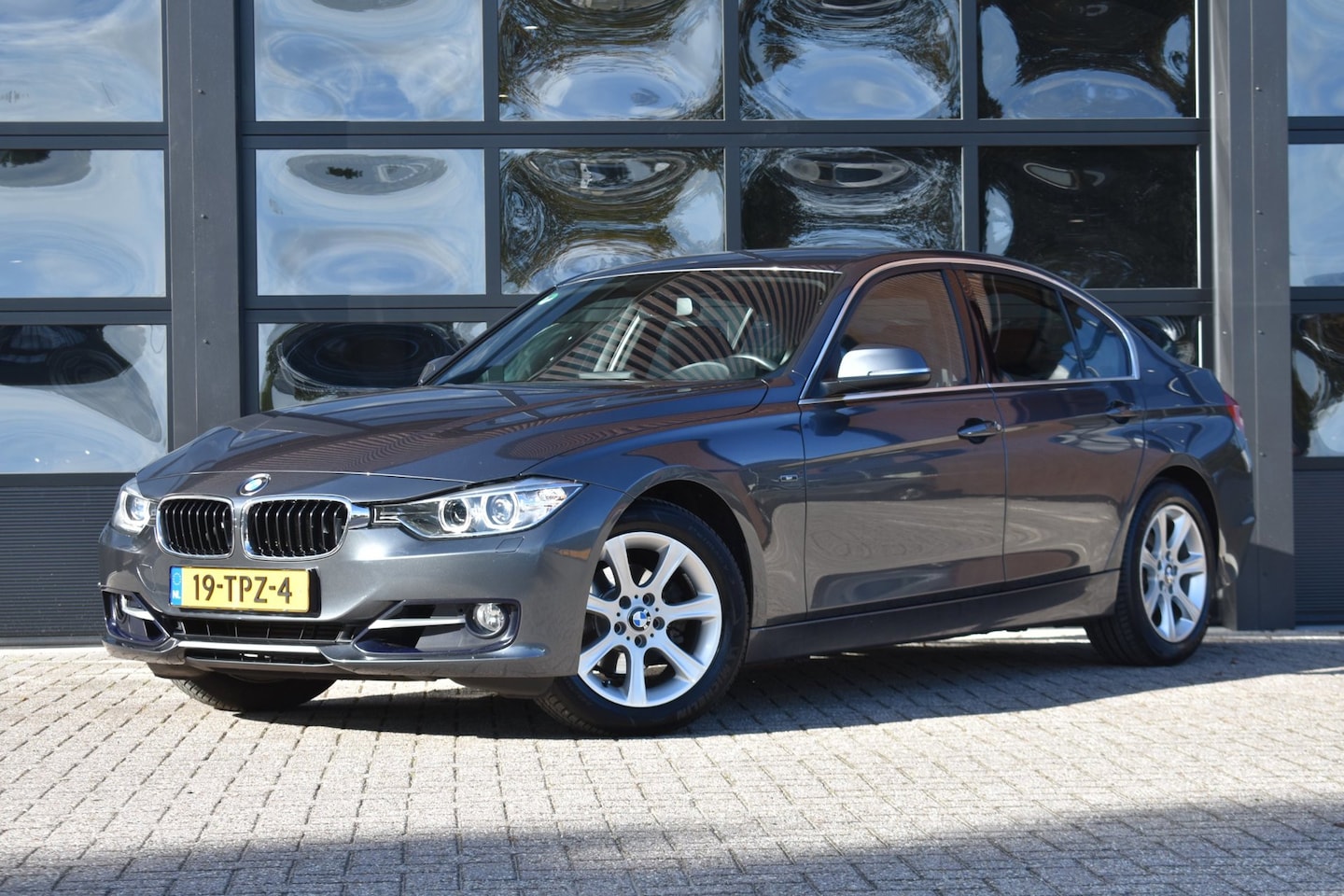 BMW 3-serie - 320i High Executive '12 Xenon Leder Clima Navi Cruise Inruil mogelijk - AutoWereld.nl