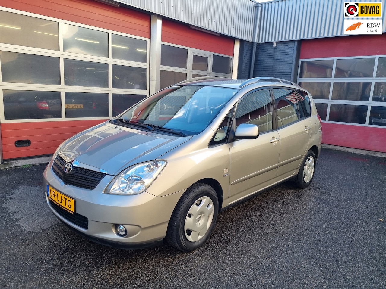 Toyota Corolla Verso - 1.6 VVT-i Linea Sol met trekhaak - AutoWereld.nl