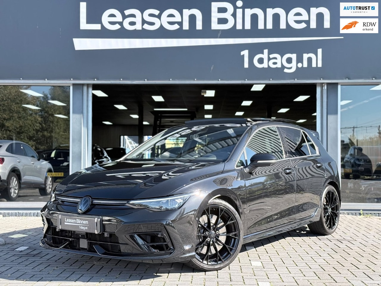 Volkswagen Golf - 2.0 TSI 4Motion R DRIFT|PANO|360|DASHCAM|SFEER - AutoWereld.nl